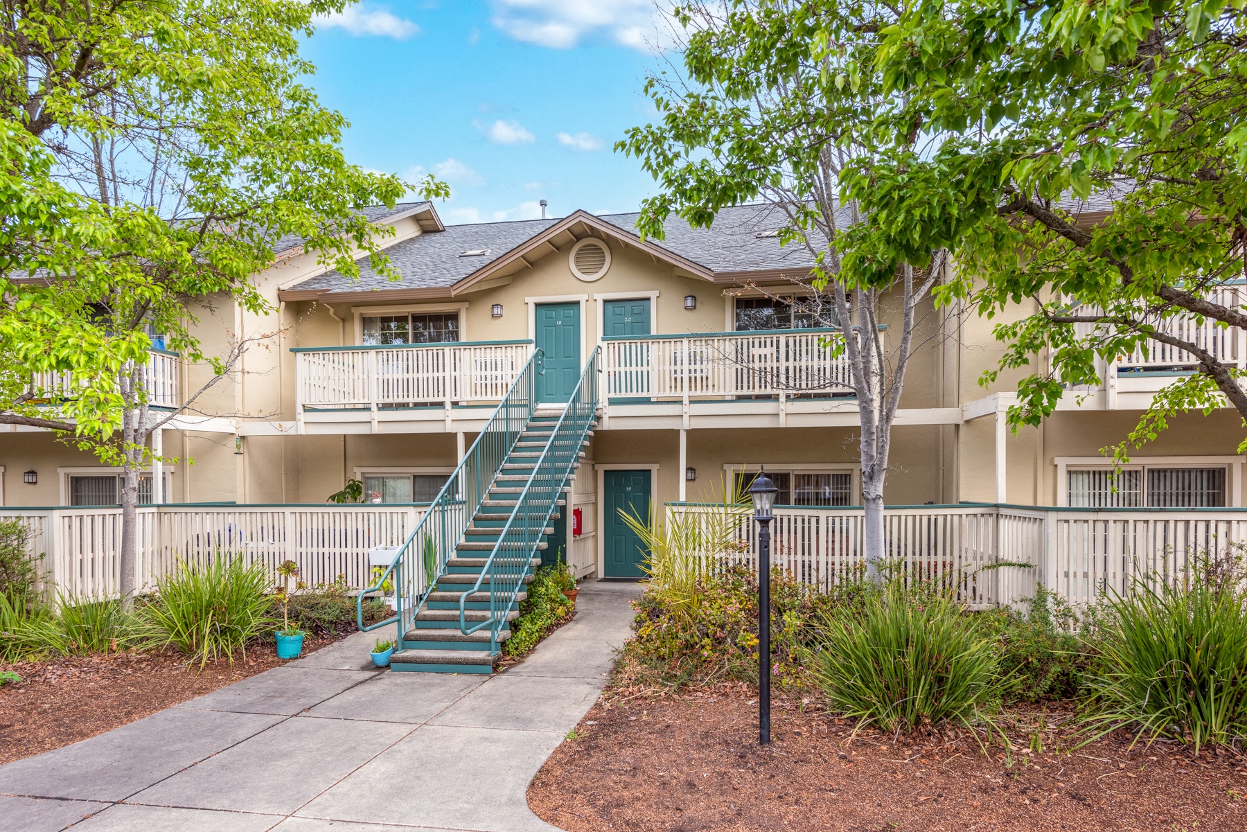 Deer Path Condos Apartments photo 2